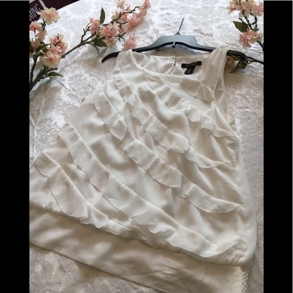 White House Black Market Tiered Ruffled Blouse - Picture 5 of 6